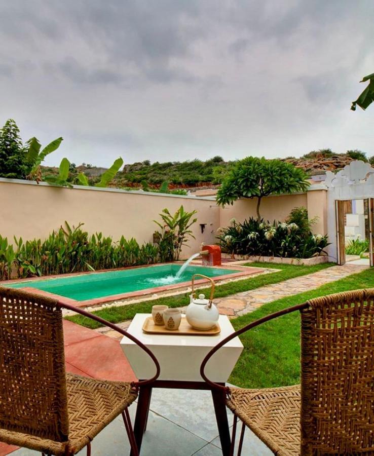 Parijat Private Pool Villa 1, 2 And 3 Bhk Ουνταϊπούρ Εξωτερικό φωτογραφία