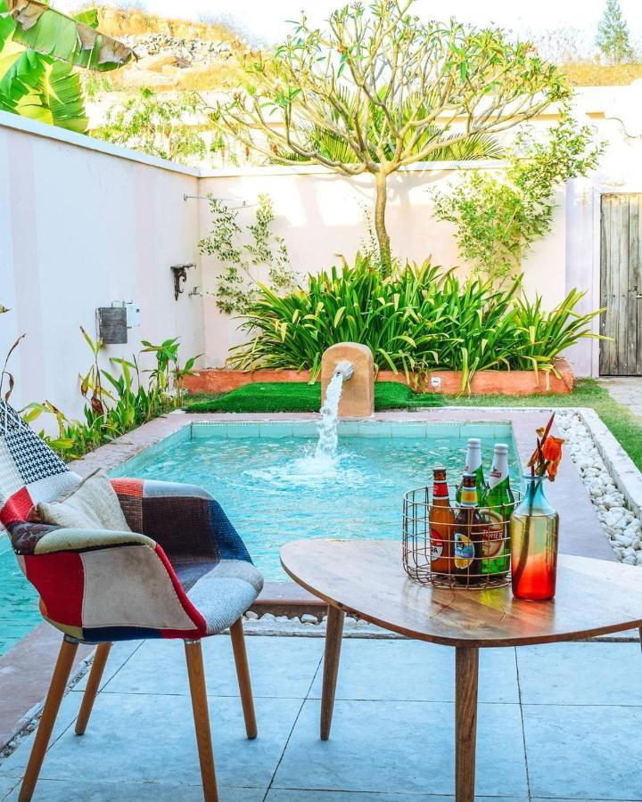 Parijat Private Pool Villa 1, 2 And 3 Bhk Ουνταϊπούρ Εξωτερικό φωτογραφία