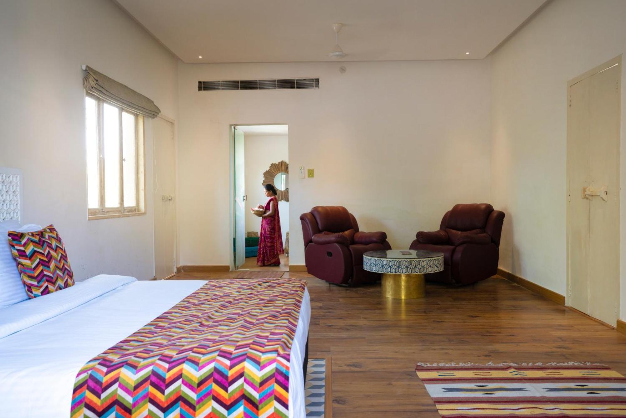 Parijat Private Pool Villa 1, 2 And 3 Bhk Ουνταϊπούρ Εξωτερικό φωτογραφία