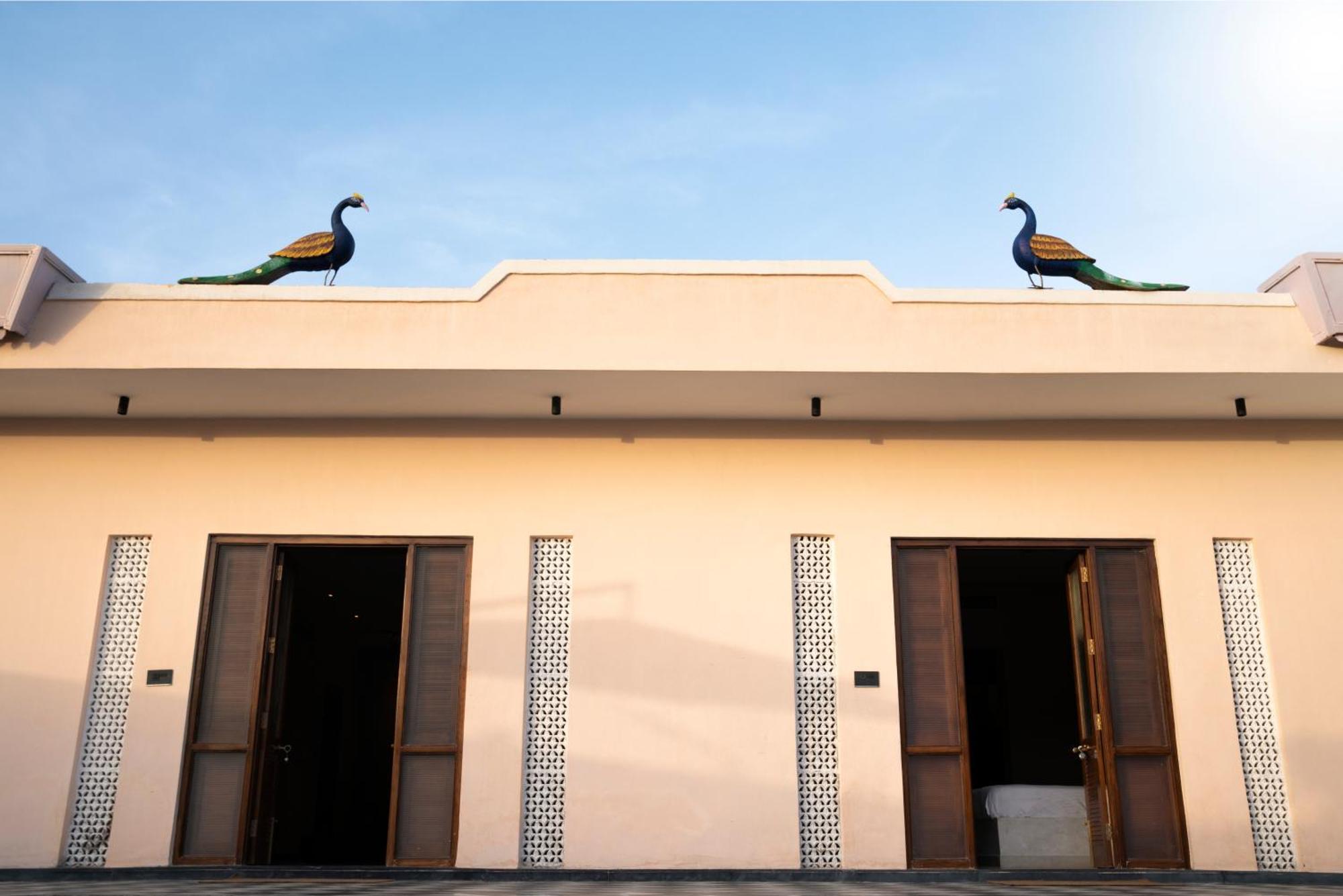 Parijat Private Pool Villa 1, 2 And 3 Bhk Ουνταϊπούρ Εξωτερικό φωτογραφία